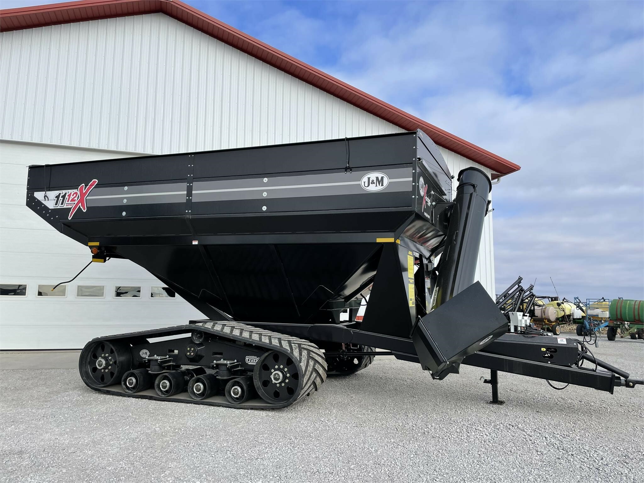2025 J&M 1112-20T Grain Cart