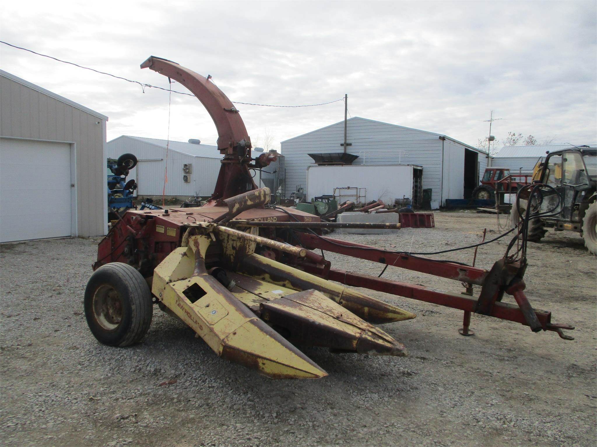 New Holland 790 Pull-Type Forage Harvester