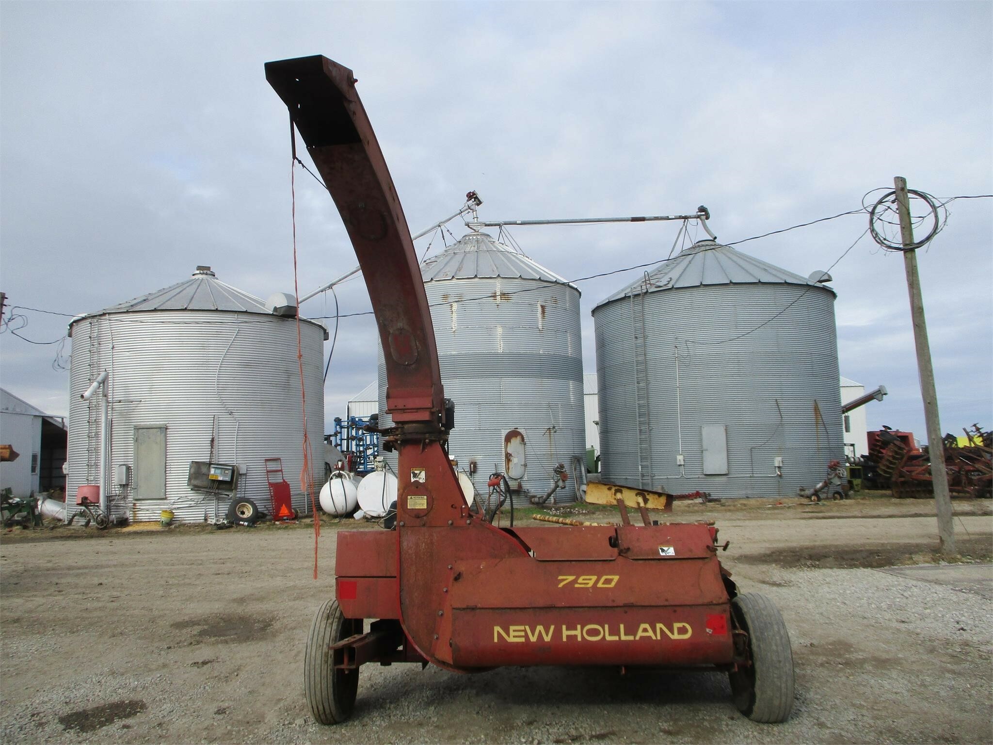  New Holland 790 Pull-Type Forage Harvester