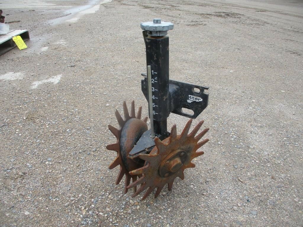 Yetter SCREW ADJUST ROW CLEANERS Planter and Drill Attachment 200 Machinery Pete