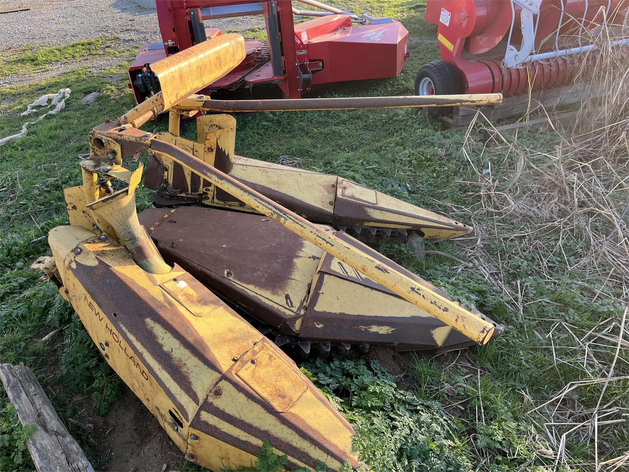  New Holland 824 Pull-Type Forage Harvester