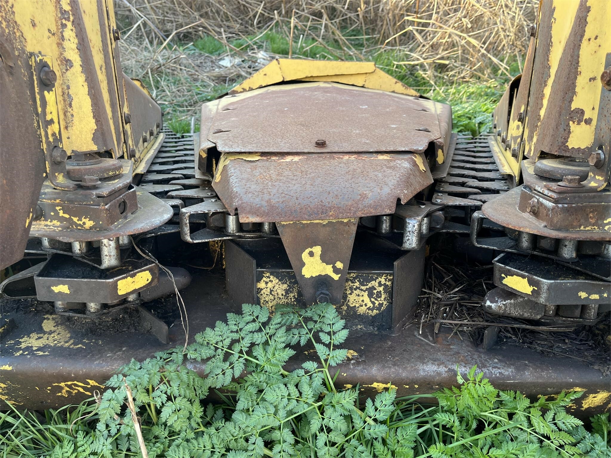  New Holland 824 Pull-Type Forage Harvester