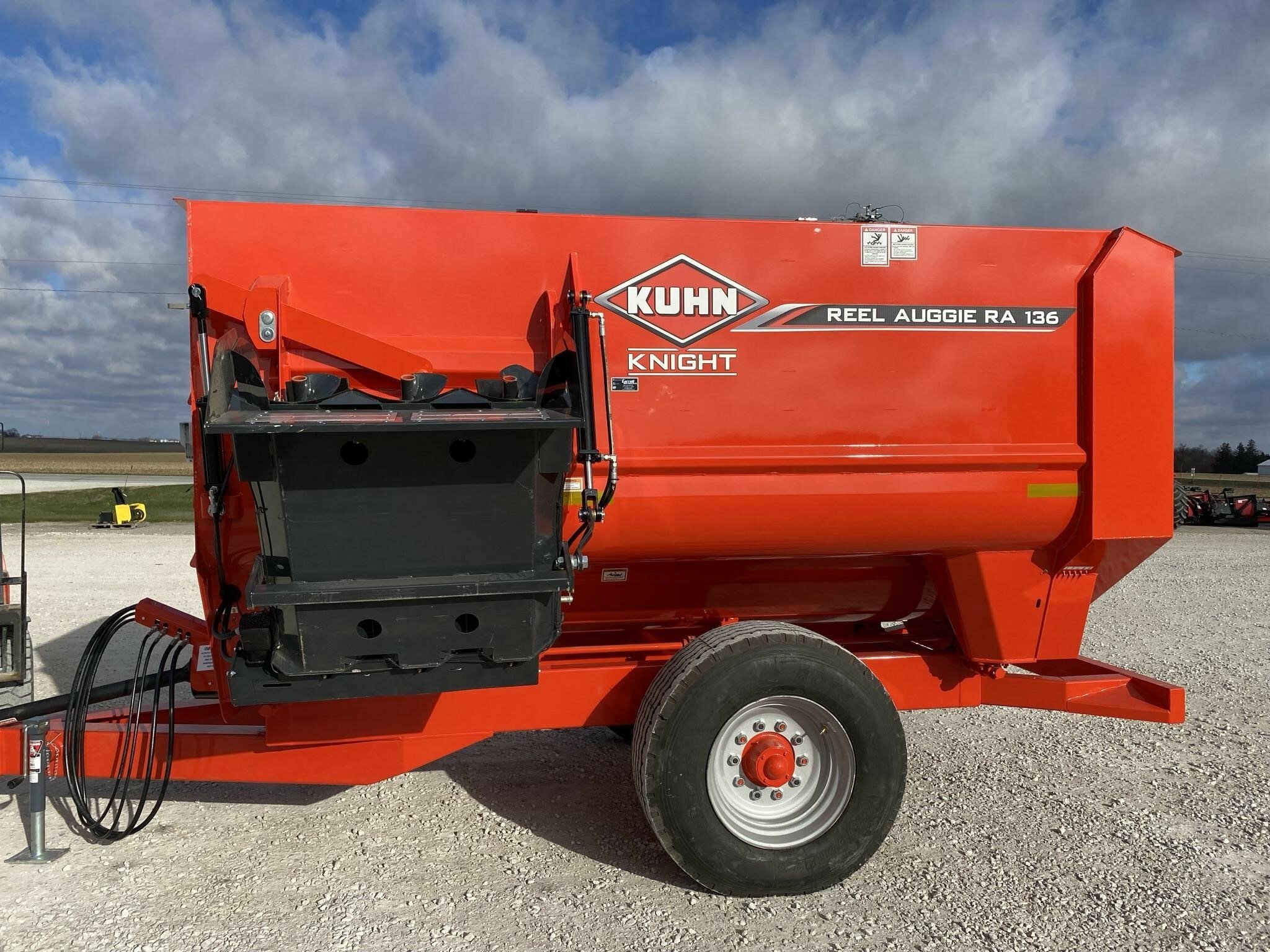 2025 Kuhn Knight RA136 Grinders and Mixer