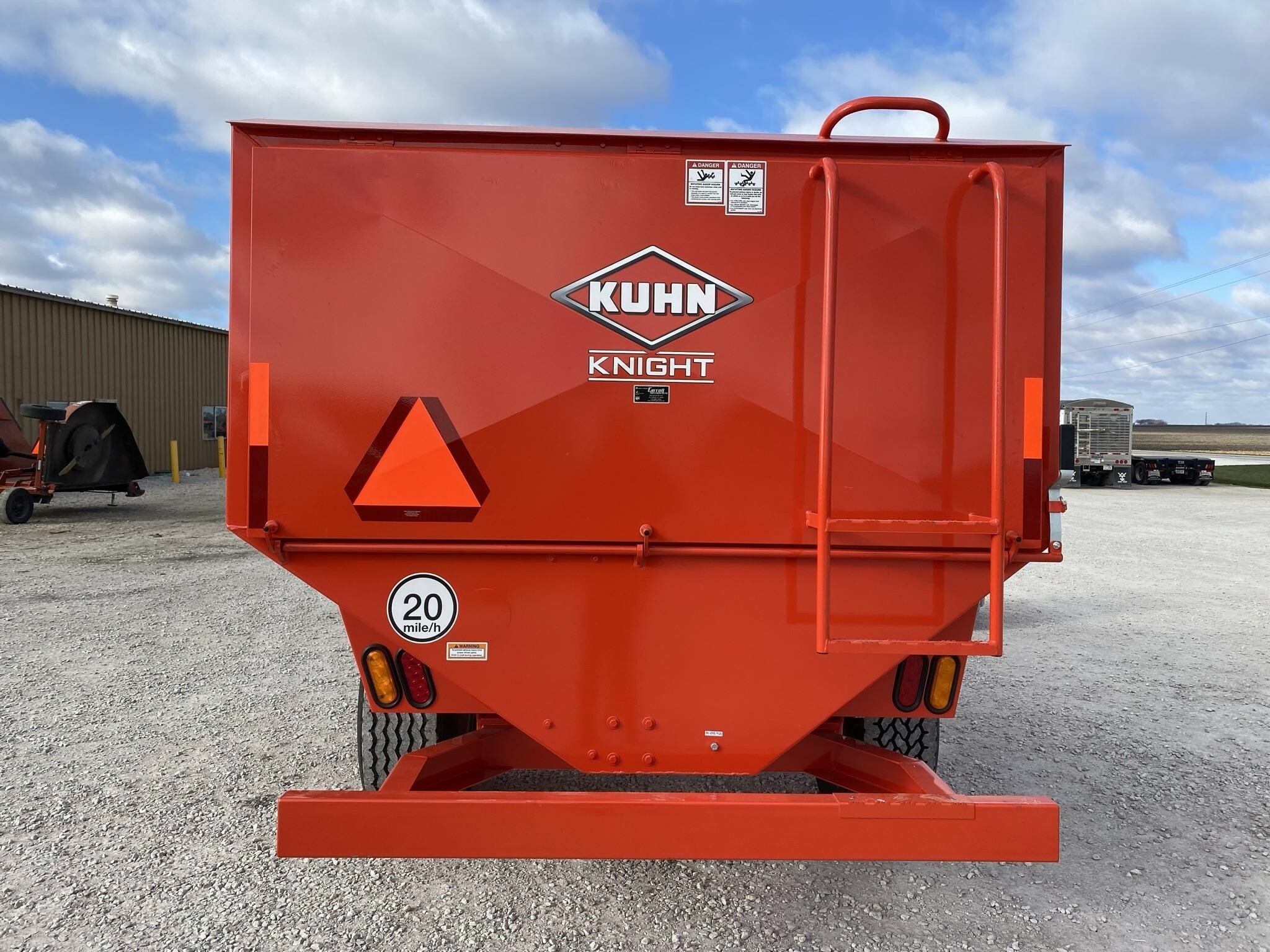 2025 Kuhn Knight RA136 Grinders and Mixer