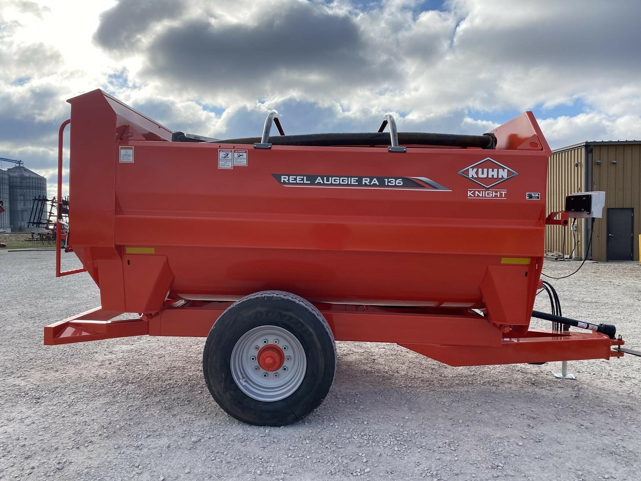 2025 Kuhn Knight RA136 Grinders and Mixer