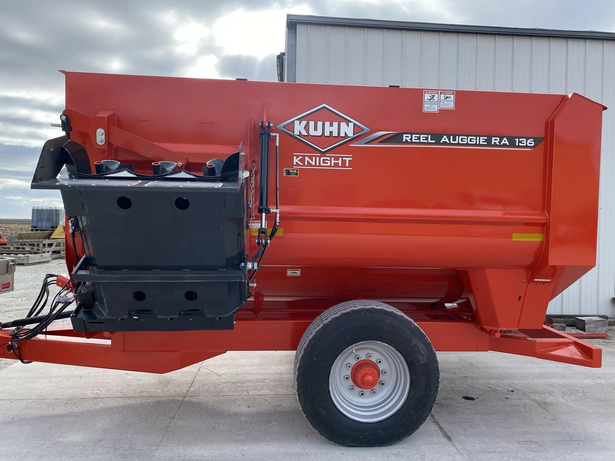 2025 Kuhn Knight RA136 Grinders and Mixer