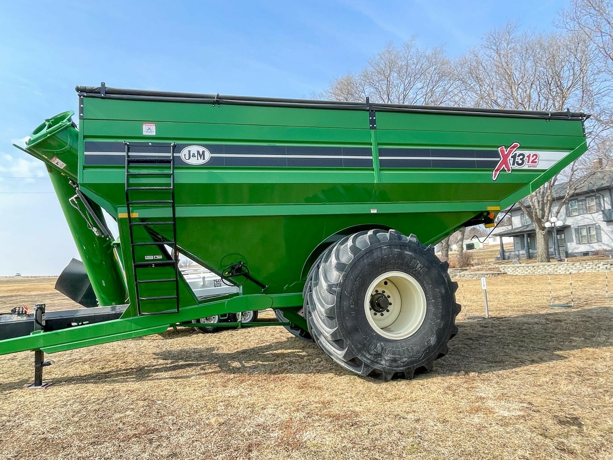 2026 J&M 1312-20S Grain Cart