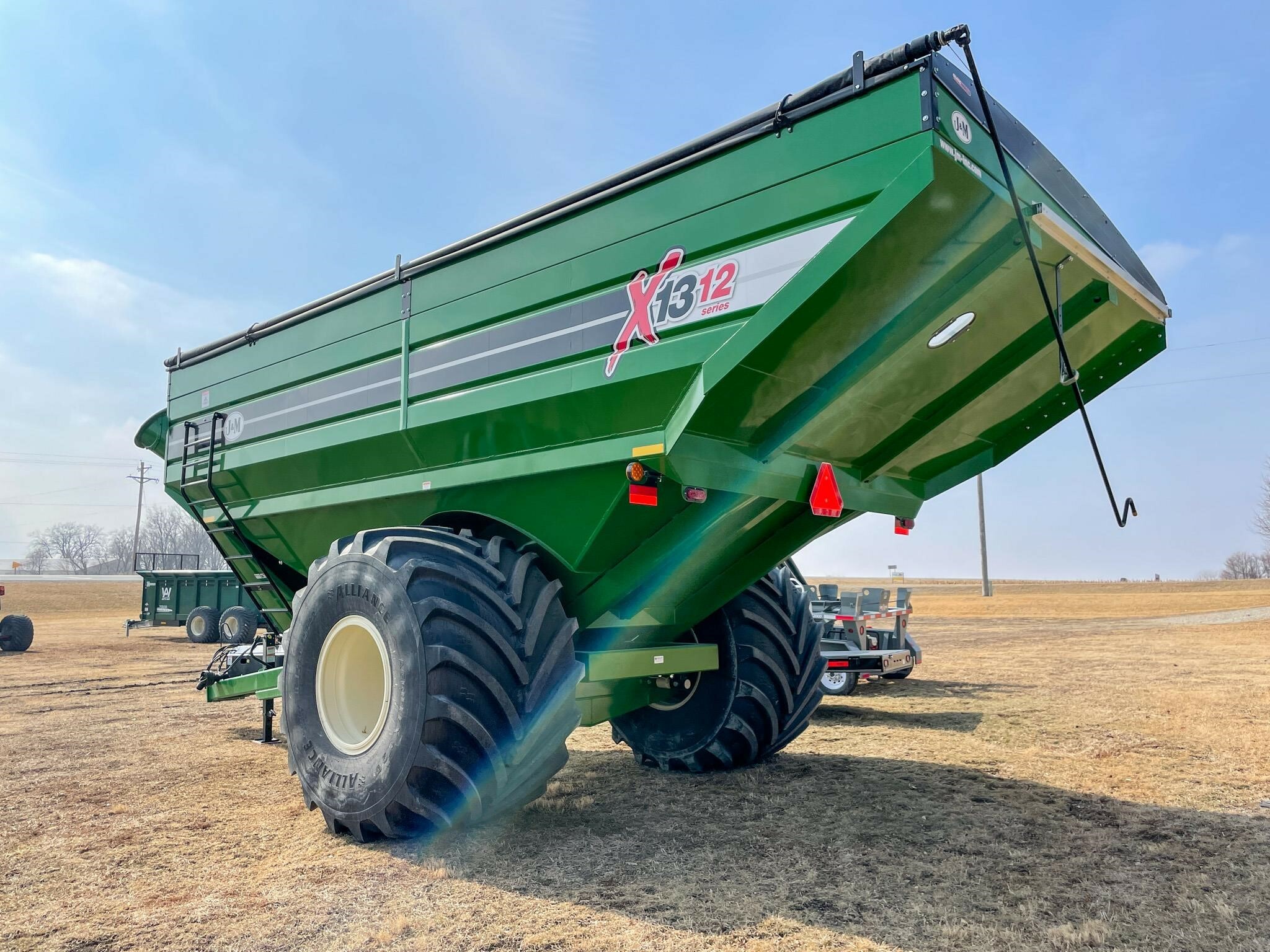 2026 J&M 1312-20S Grain Cart