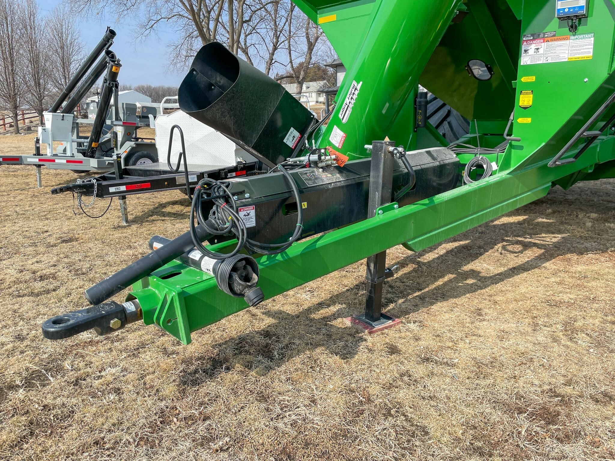 2026 J&M 1312-20S Grain Cart