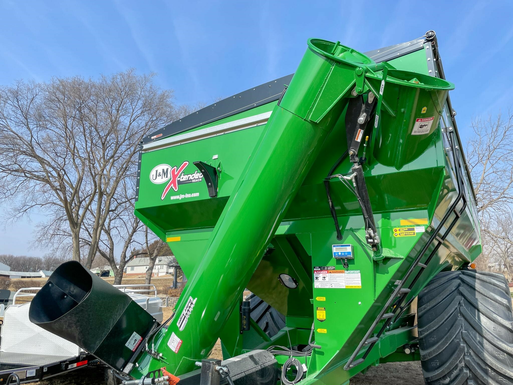 2026 J&M 1312-20S Grain Cart