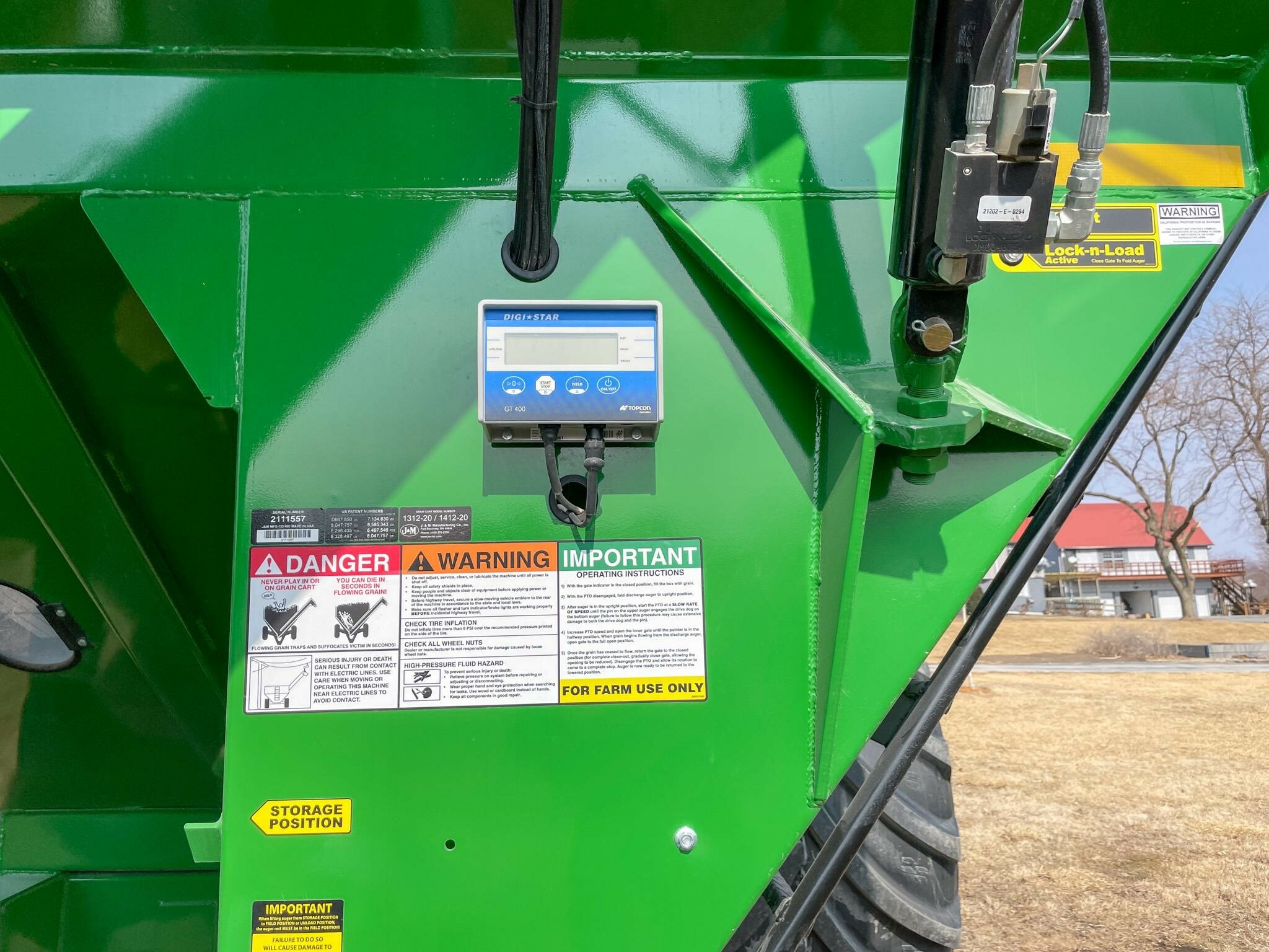 2026 J&M 1312-20S Grain Cart