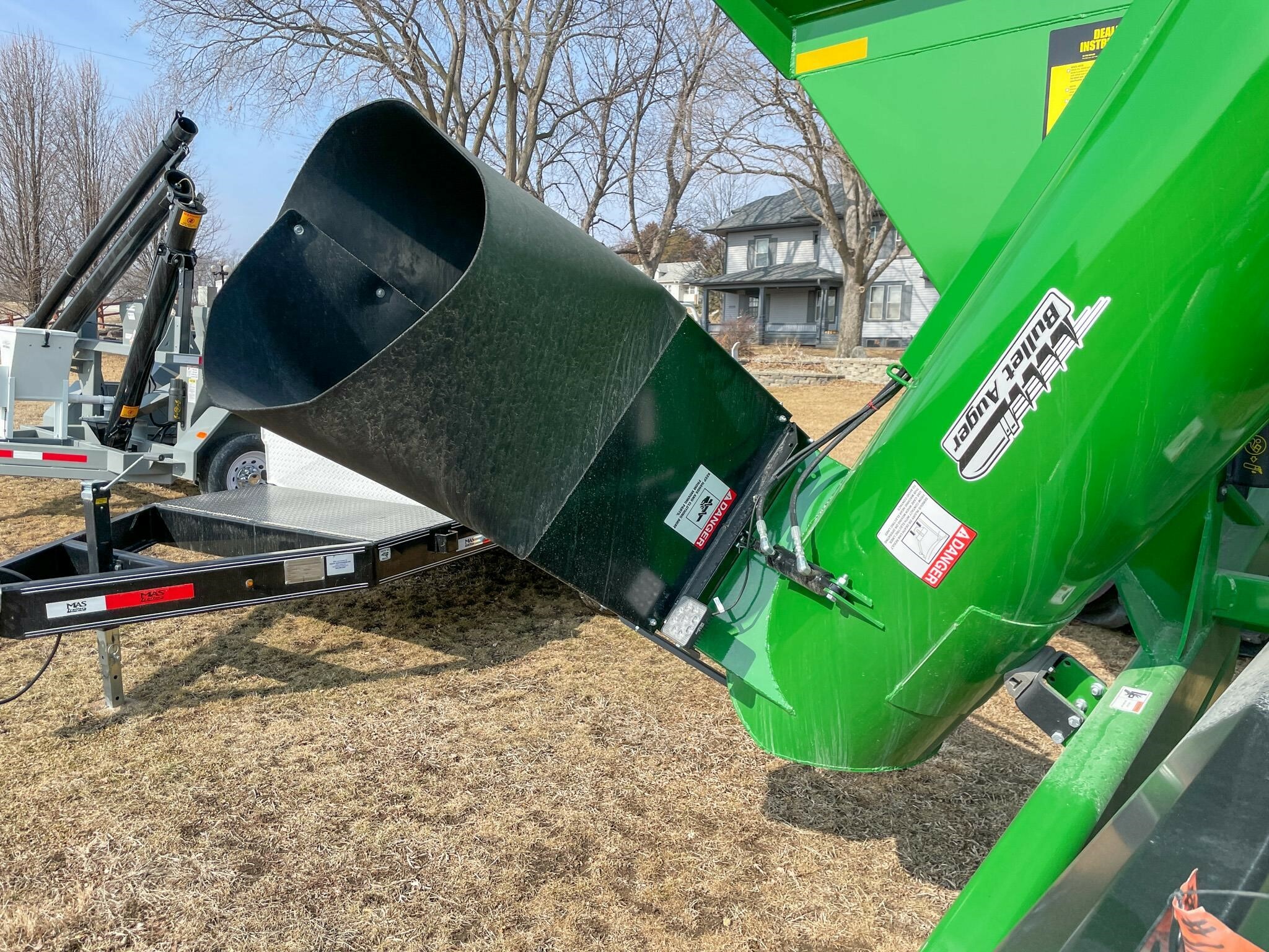 2026 J&M 1312-20S Grain Cart