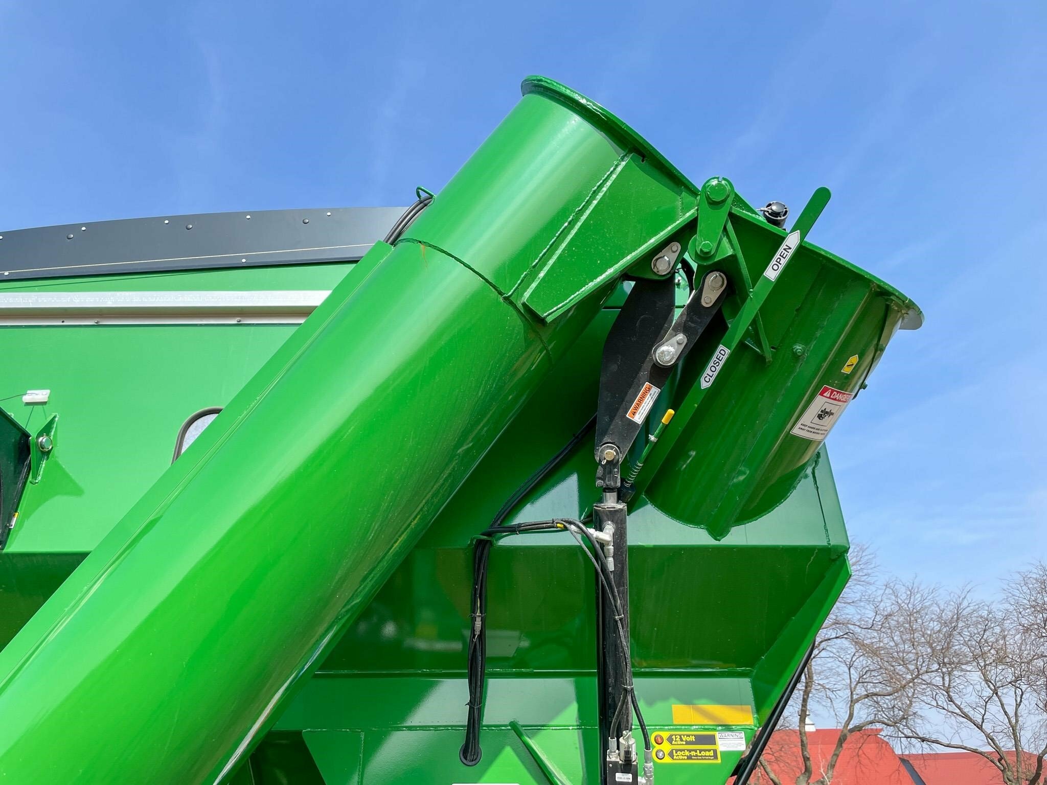 2026 J&M 1312-20S Grain Cart