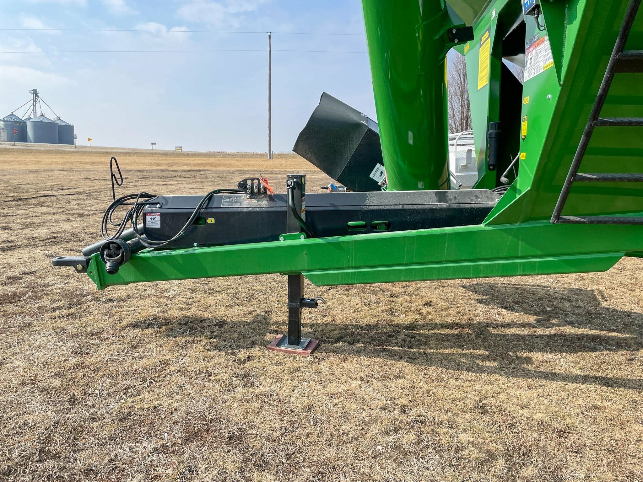 2026 J&M 1312-20S Grain Cart