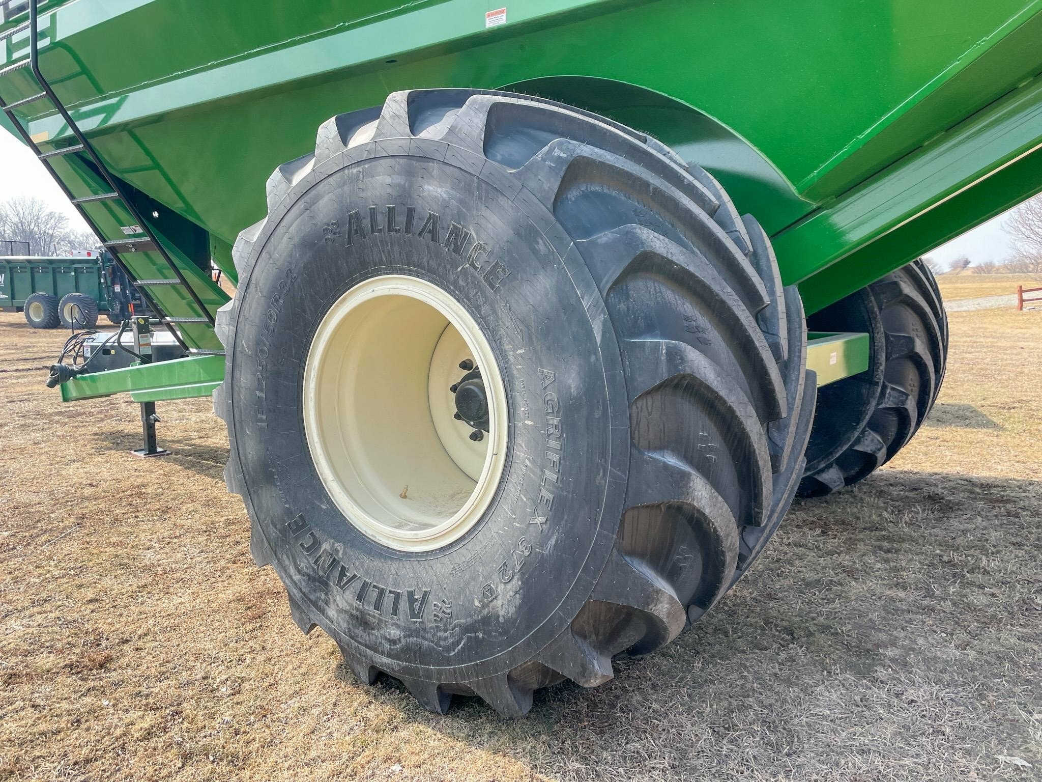 2026 J&M 1312-20S Grain Cart