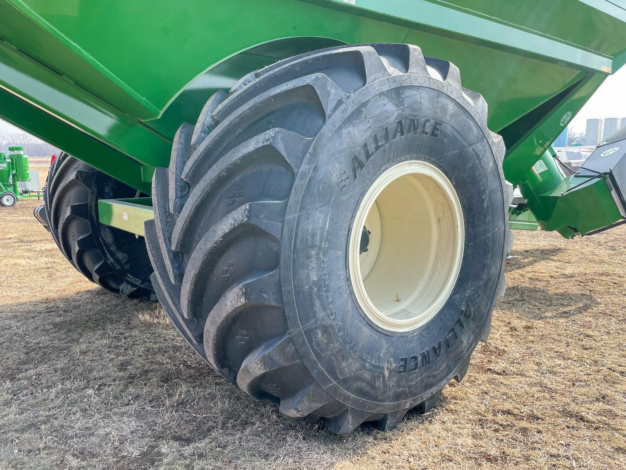 2026 J&M 1312-20S Grain Cart