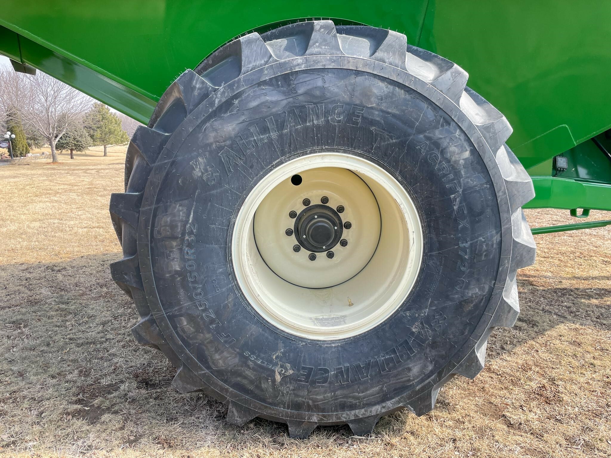 2026 J&M 1312-20S Grain Cart