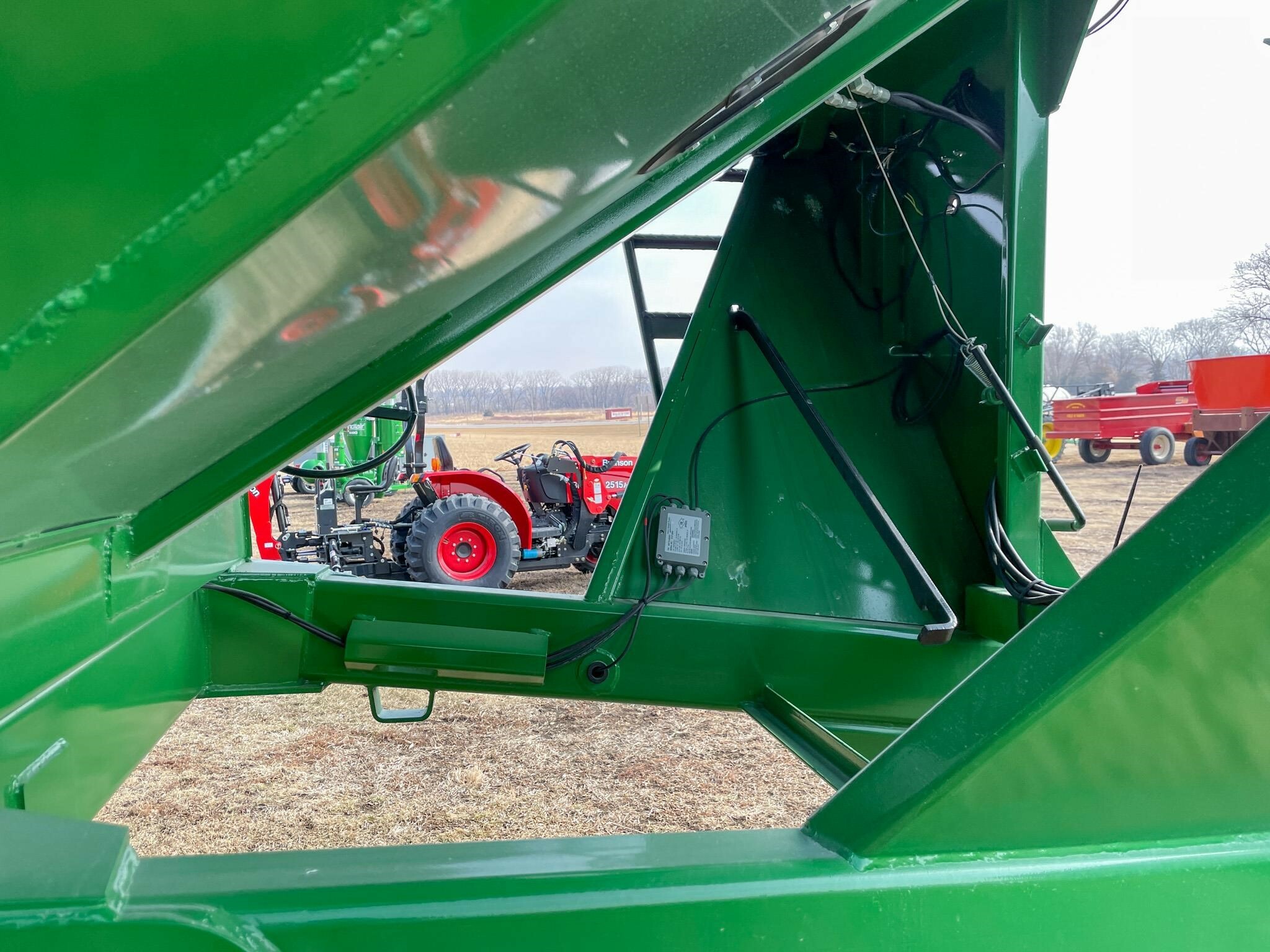 2026 J&M 1312-20S Grain Cart