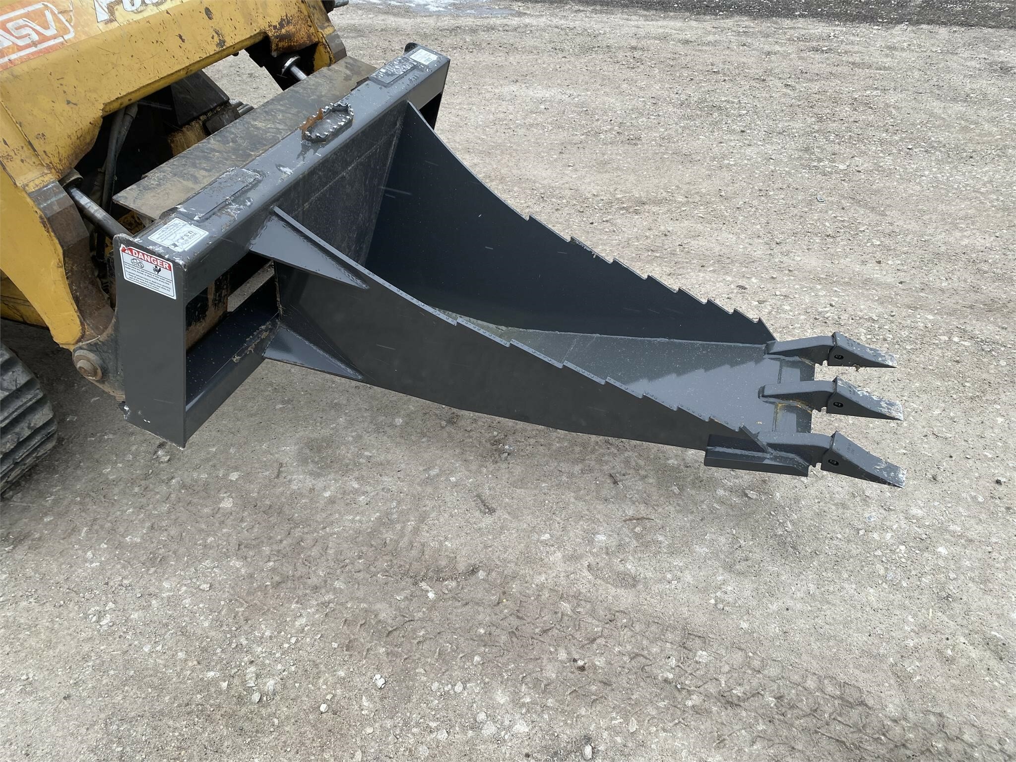 2022 CID Xtreme Stump Bucket Loader and Skid Steer Attachment 1,500