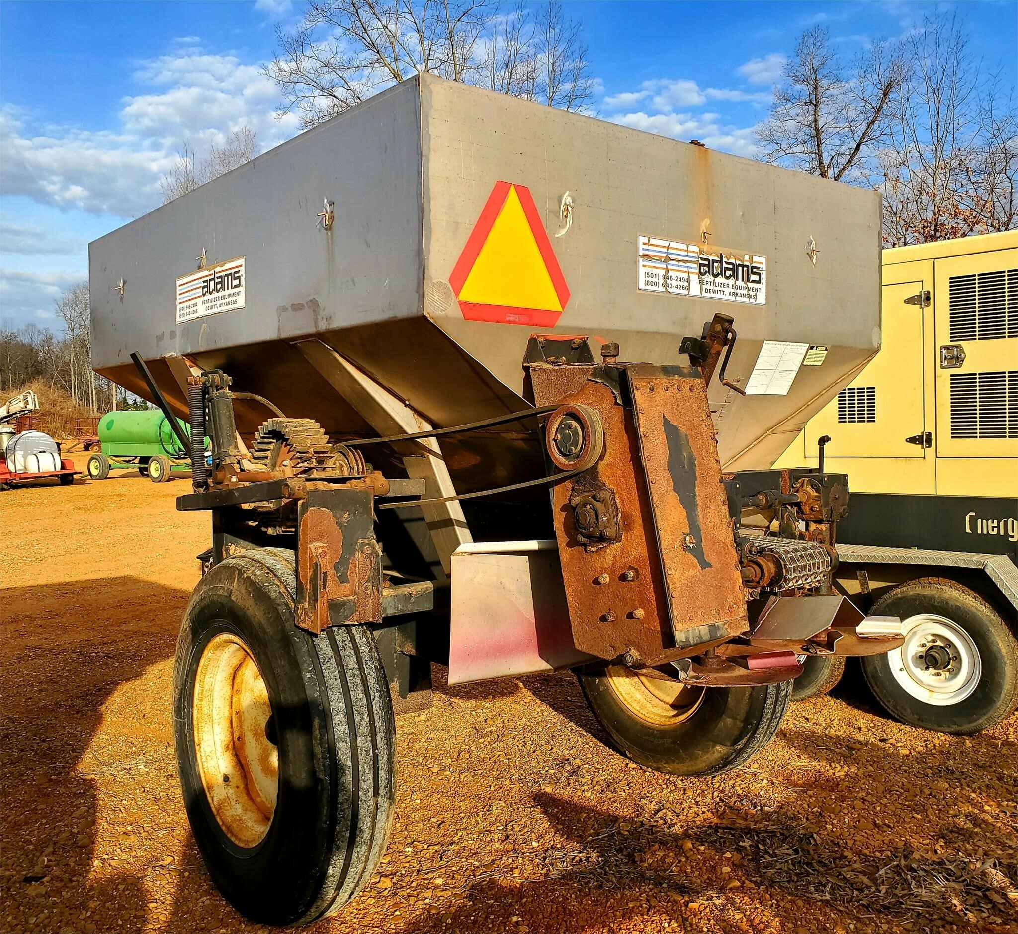 Adams Fertilizer Equipment 3T PullType Fertilizer Spreader 9,000