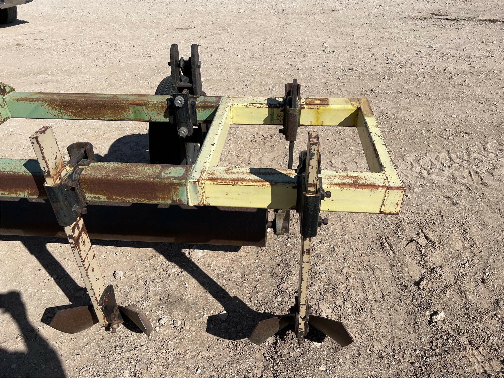Bigham Brothers 904-418 In-Line Ripper - $Call | Machinery Pete