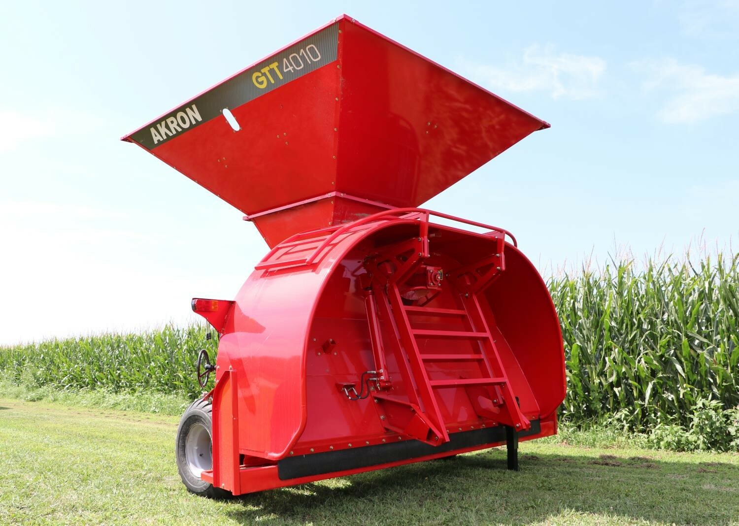 2026 Akron GTT5010 Grain Bagger