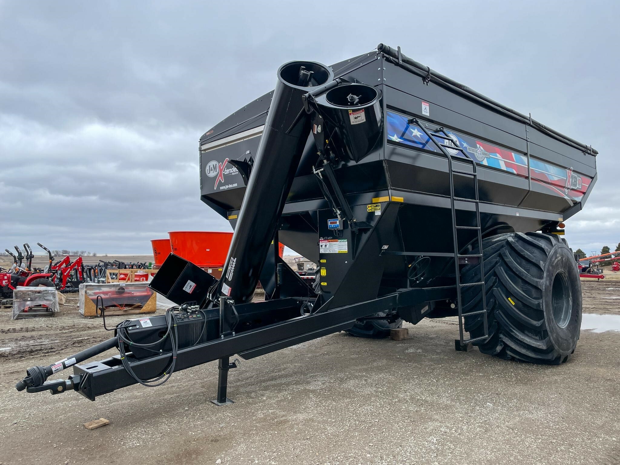 2026 J&M 1312-20S Grain Cart