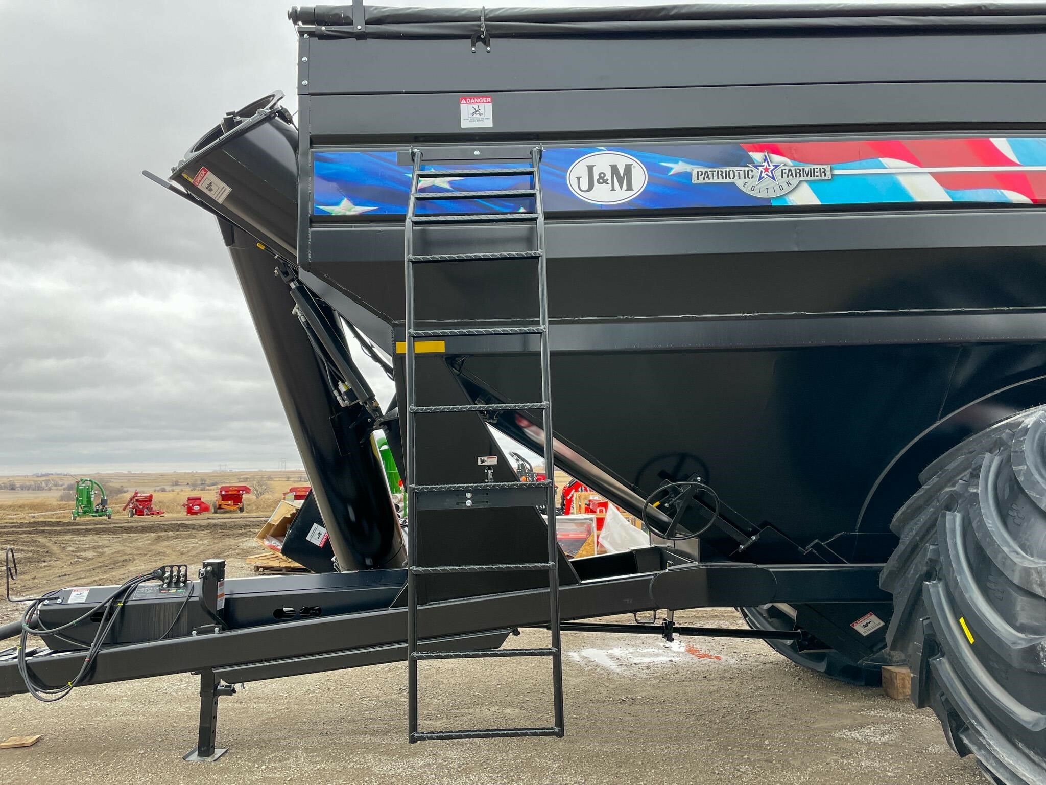 2026 J&M 1312-20S Grain Cart