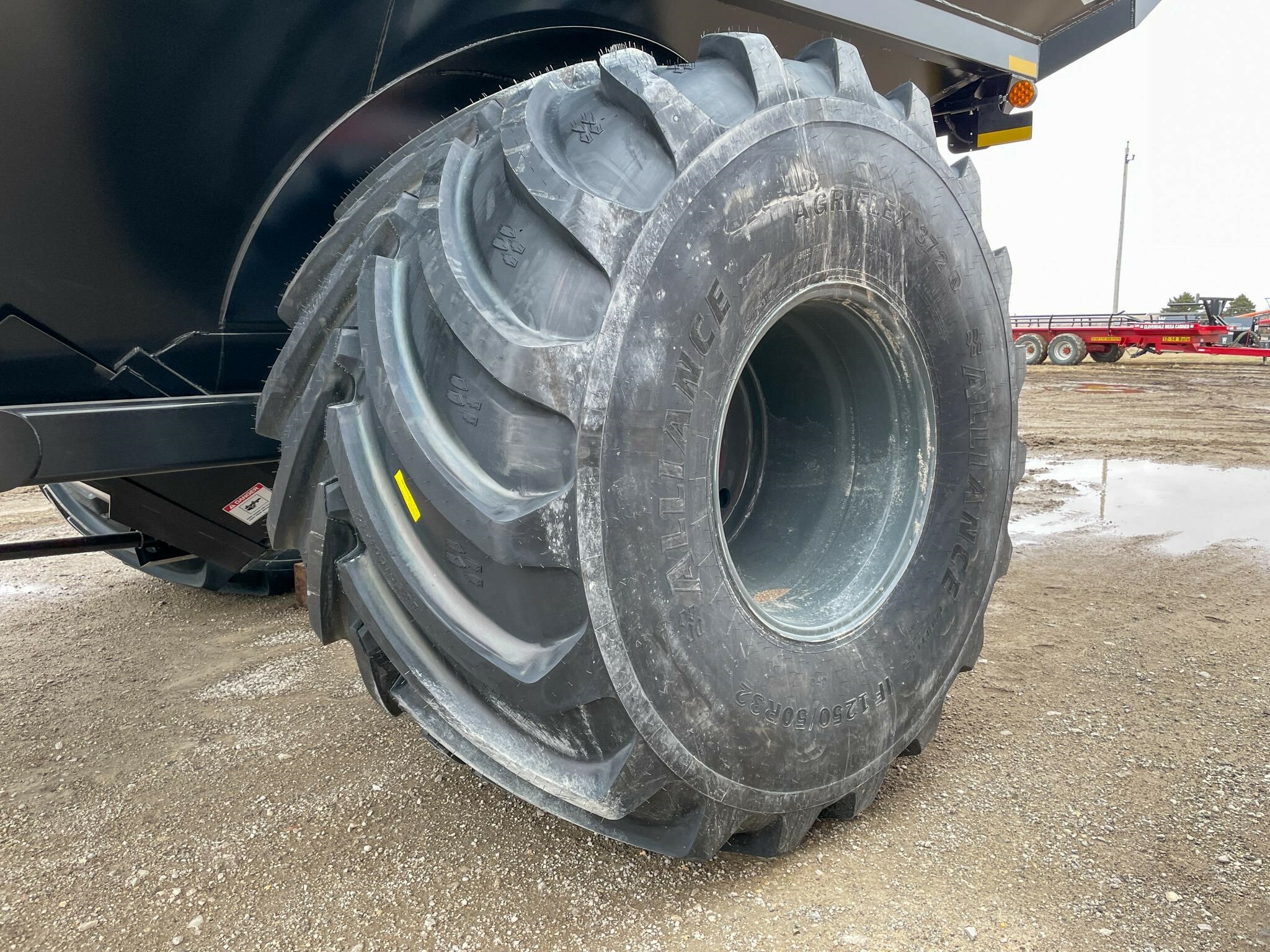 2026 J&M 1312-20S Grain Cart