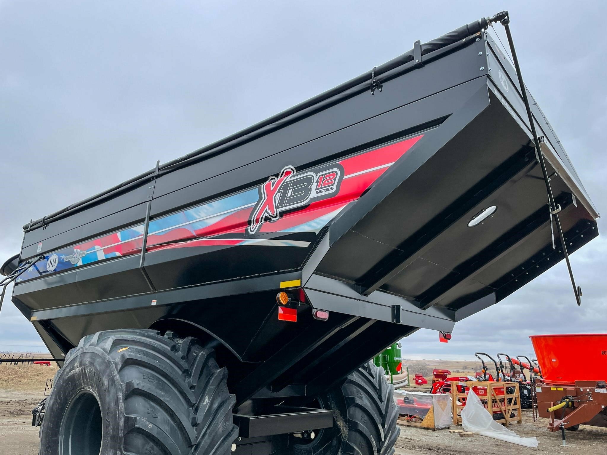 2026 J&M 1312-20S Grain Cart