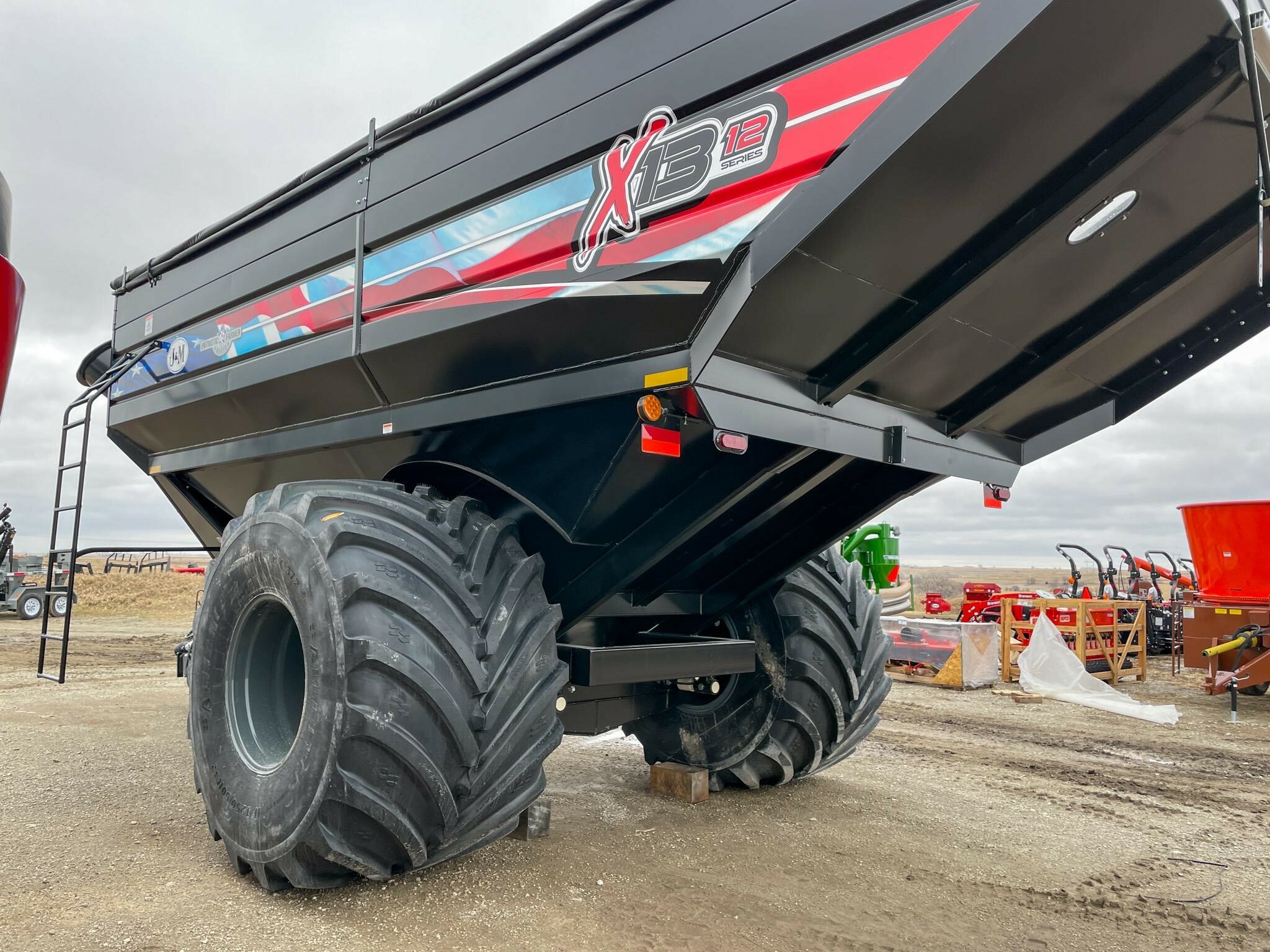 2026 J&M 1312-20S Grain Cart