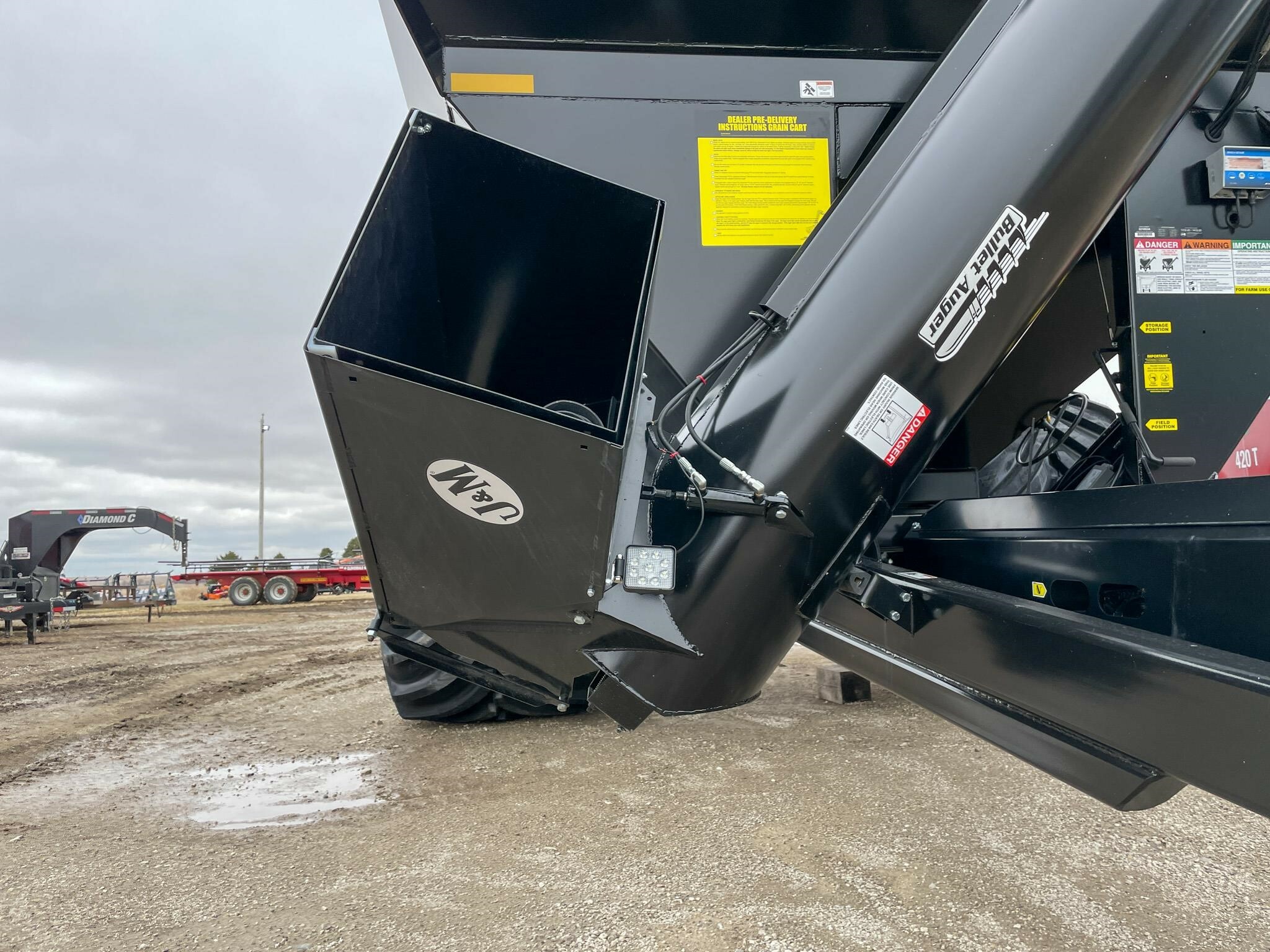 2026 J&M 1312-20S Grain Cart
