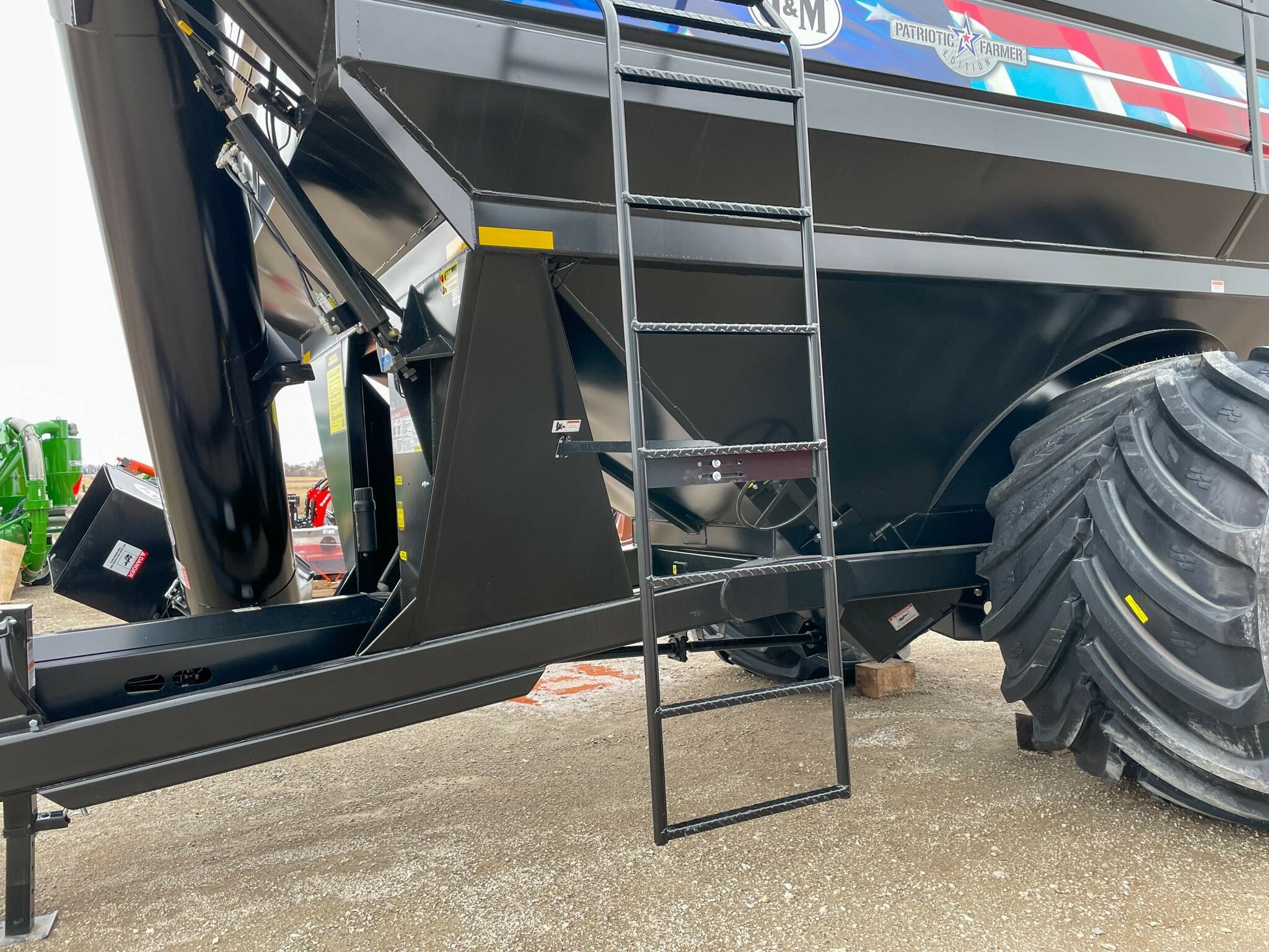 2026 J&M 1312-20S Grain Cart