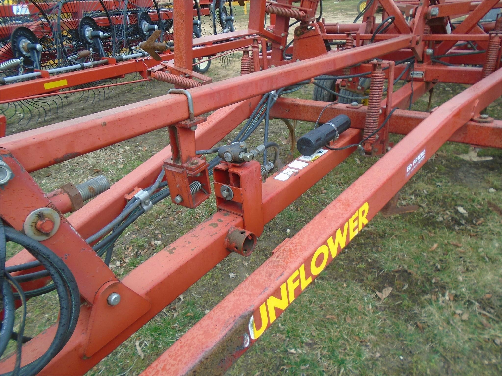 Sunflower 503422 Field Cultivator 12,500 Machinery Pete