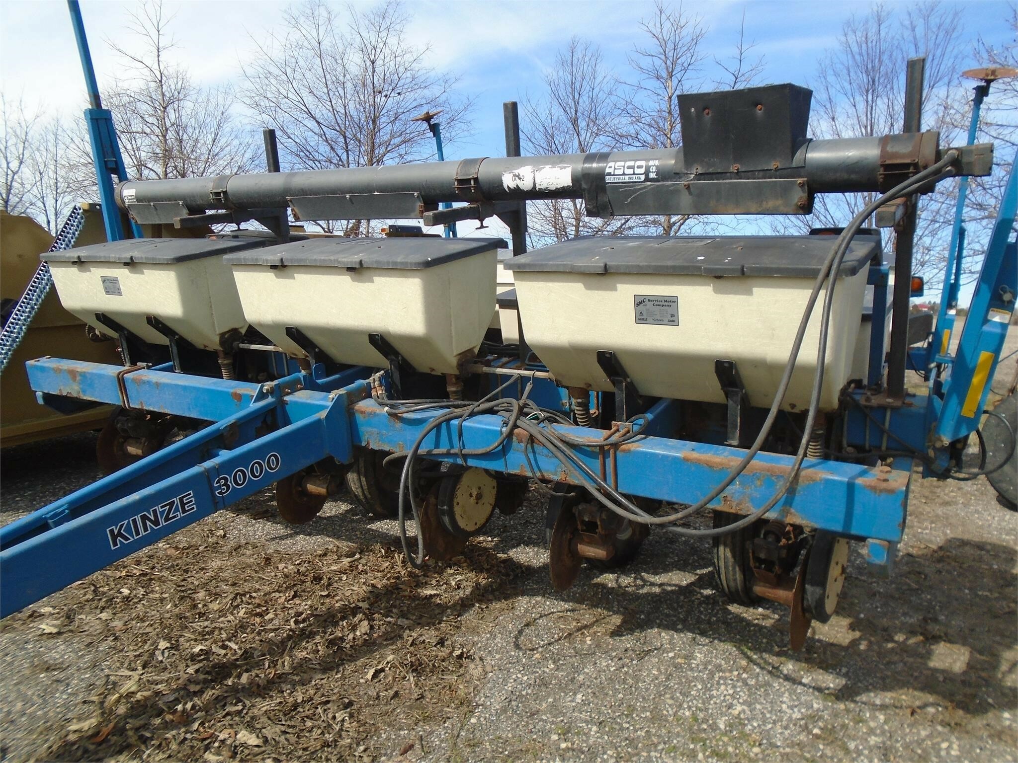 2001 Kinze 3000 Planter