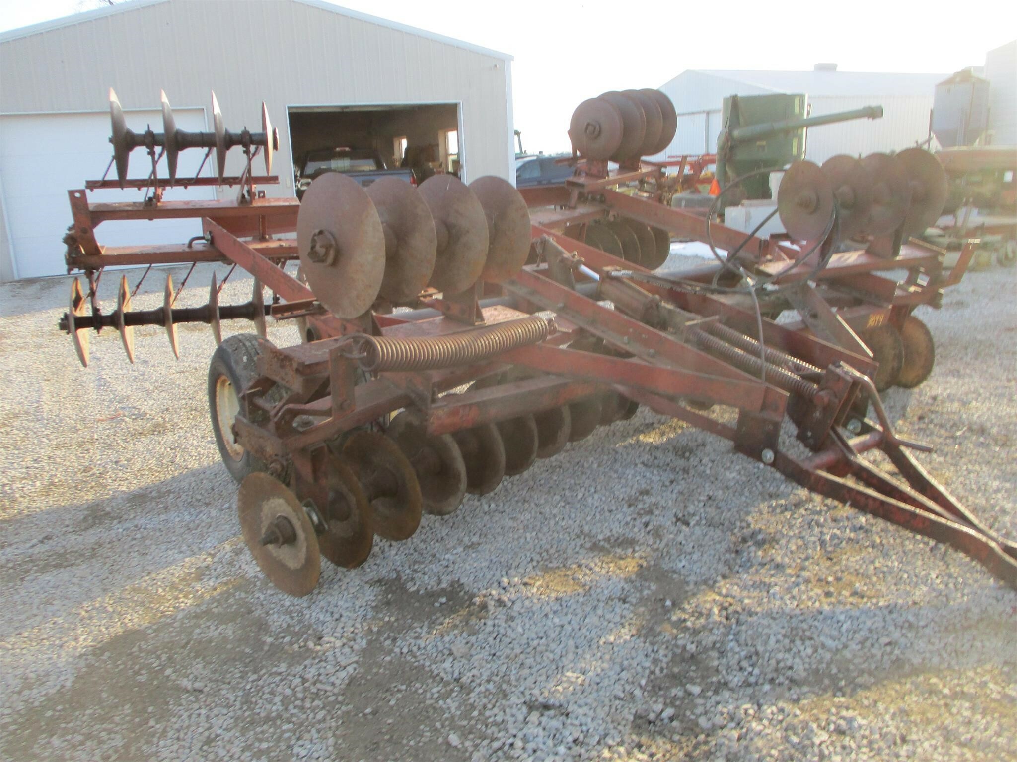 International Harvester 183 Cultivator 2,750 Machinery Pete
