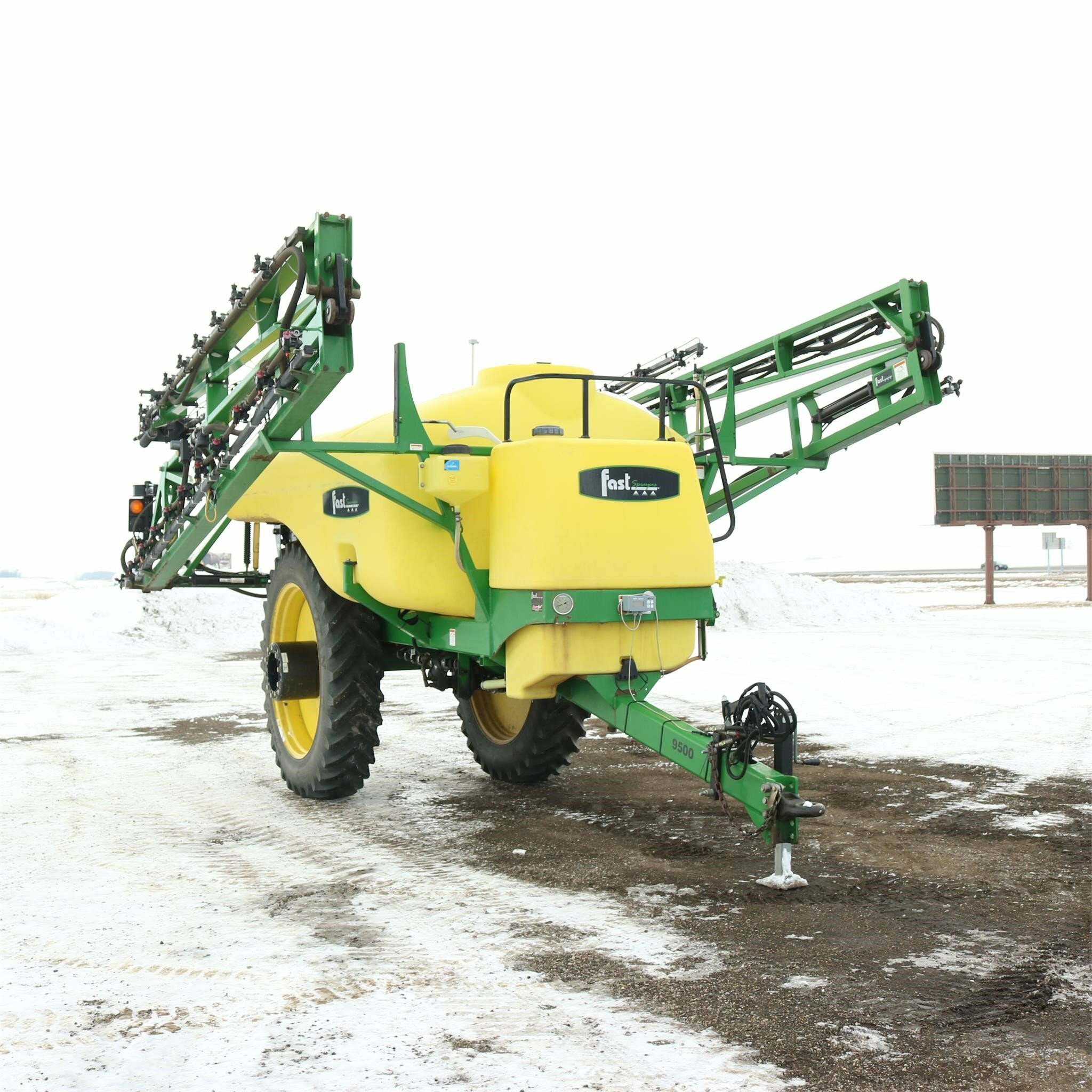 2009 Fast 9518T Pull-Type Sprayer
