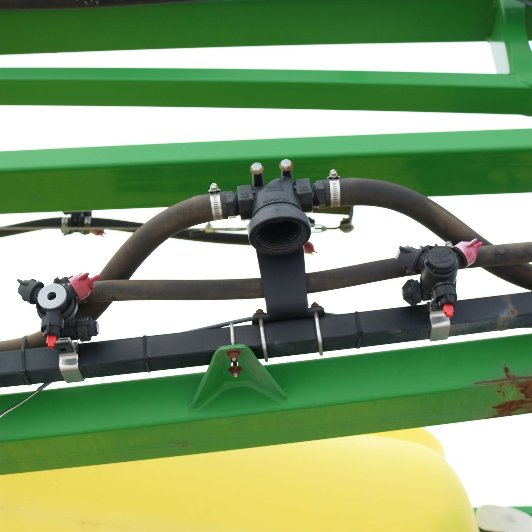 2009 Fast 9518T Pull-Type Sprayer