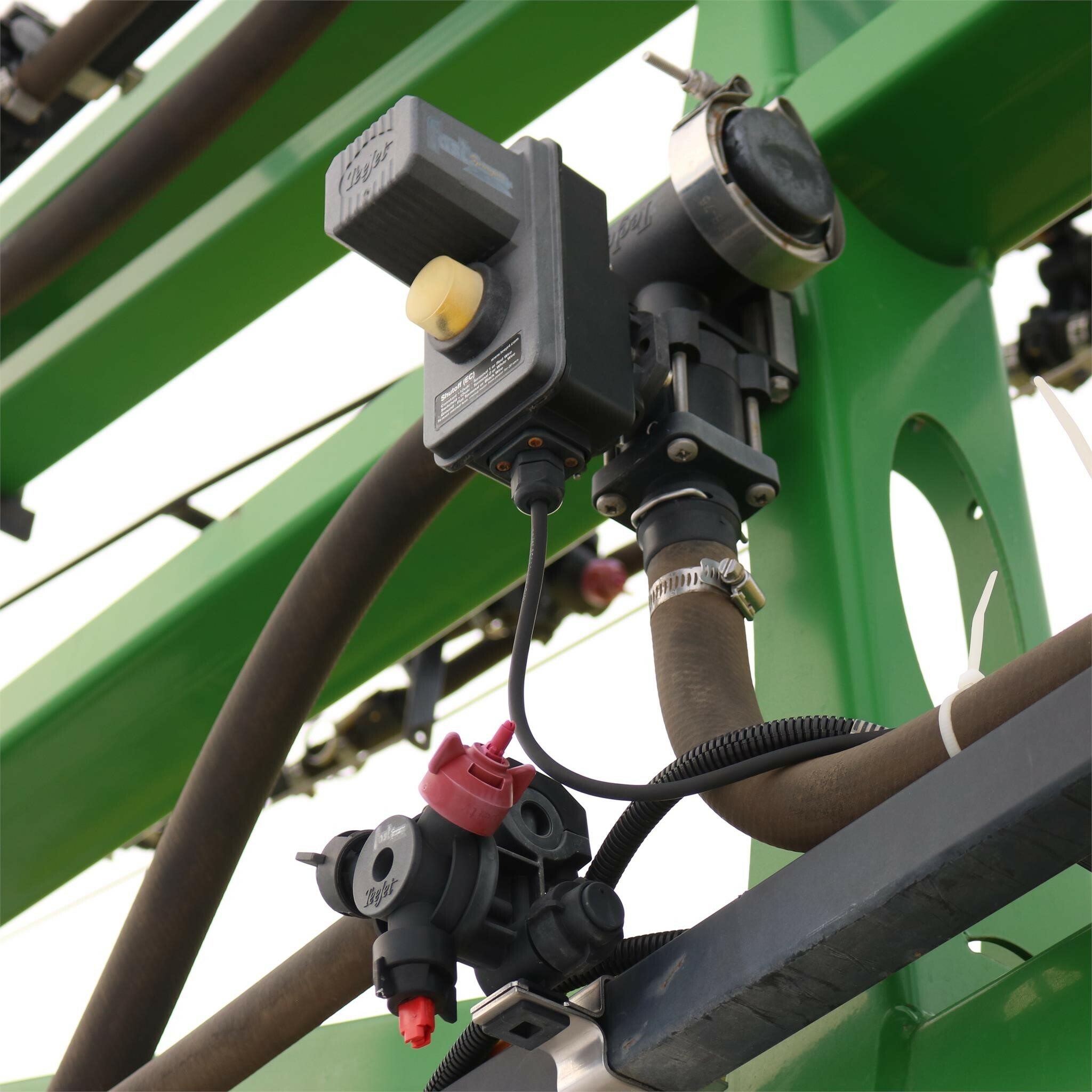 2009 Fast 9518T Pull-Type Sprayer