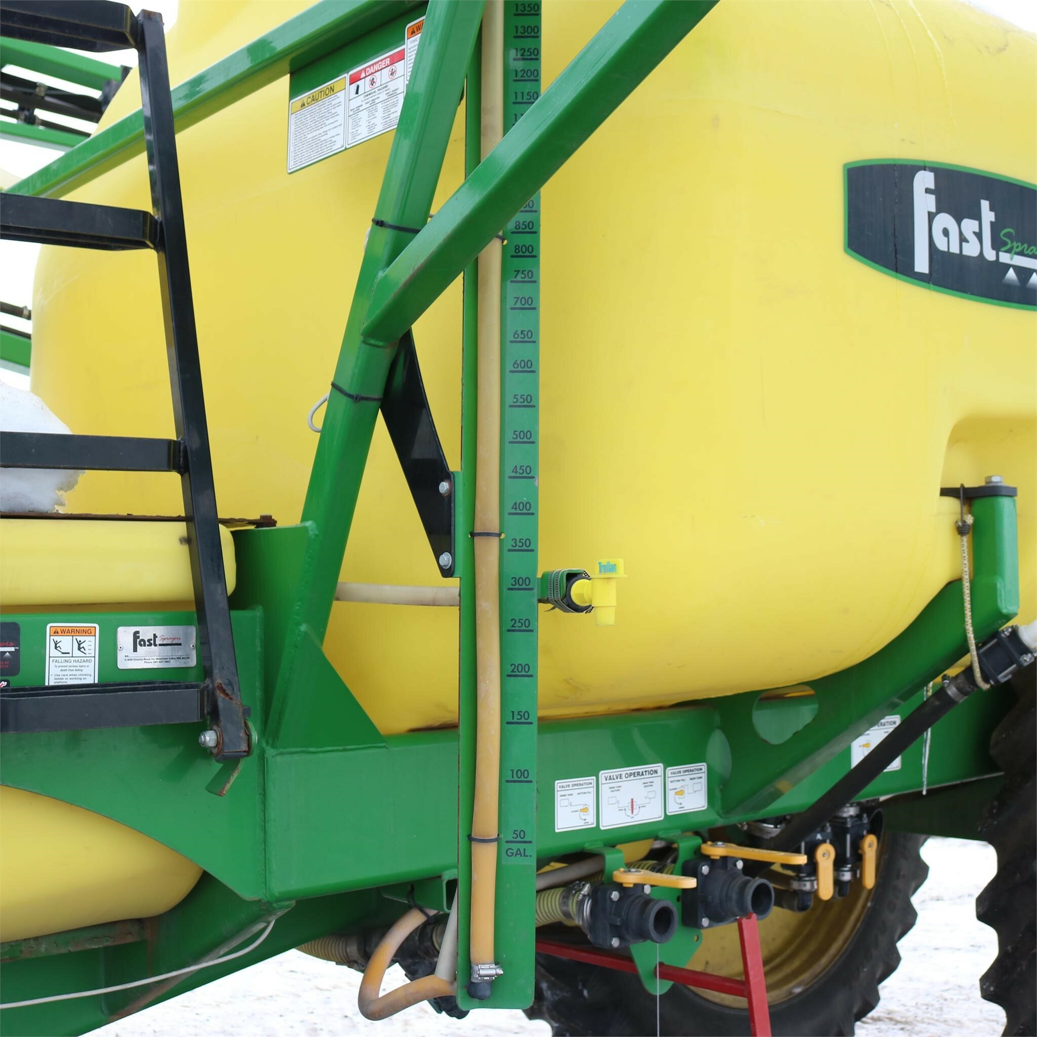 2009 Fast 9518T Pull-Type Sprayer