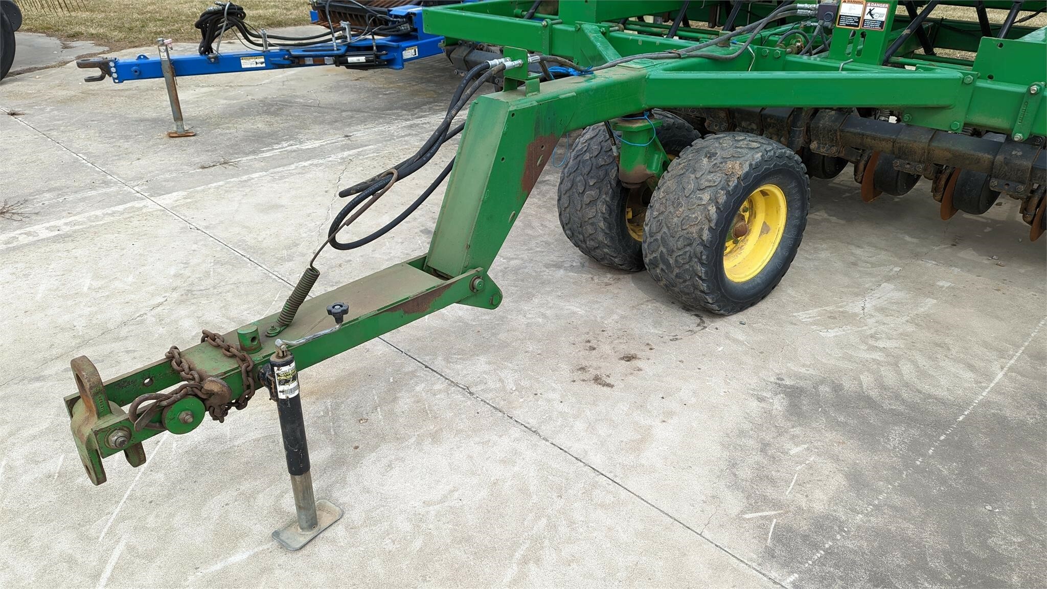John Deere 1590 Drill 35,000 Machinery Pete