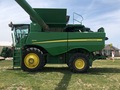 2013 John Deere S670 Combine