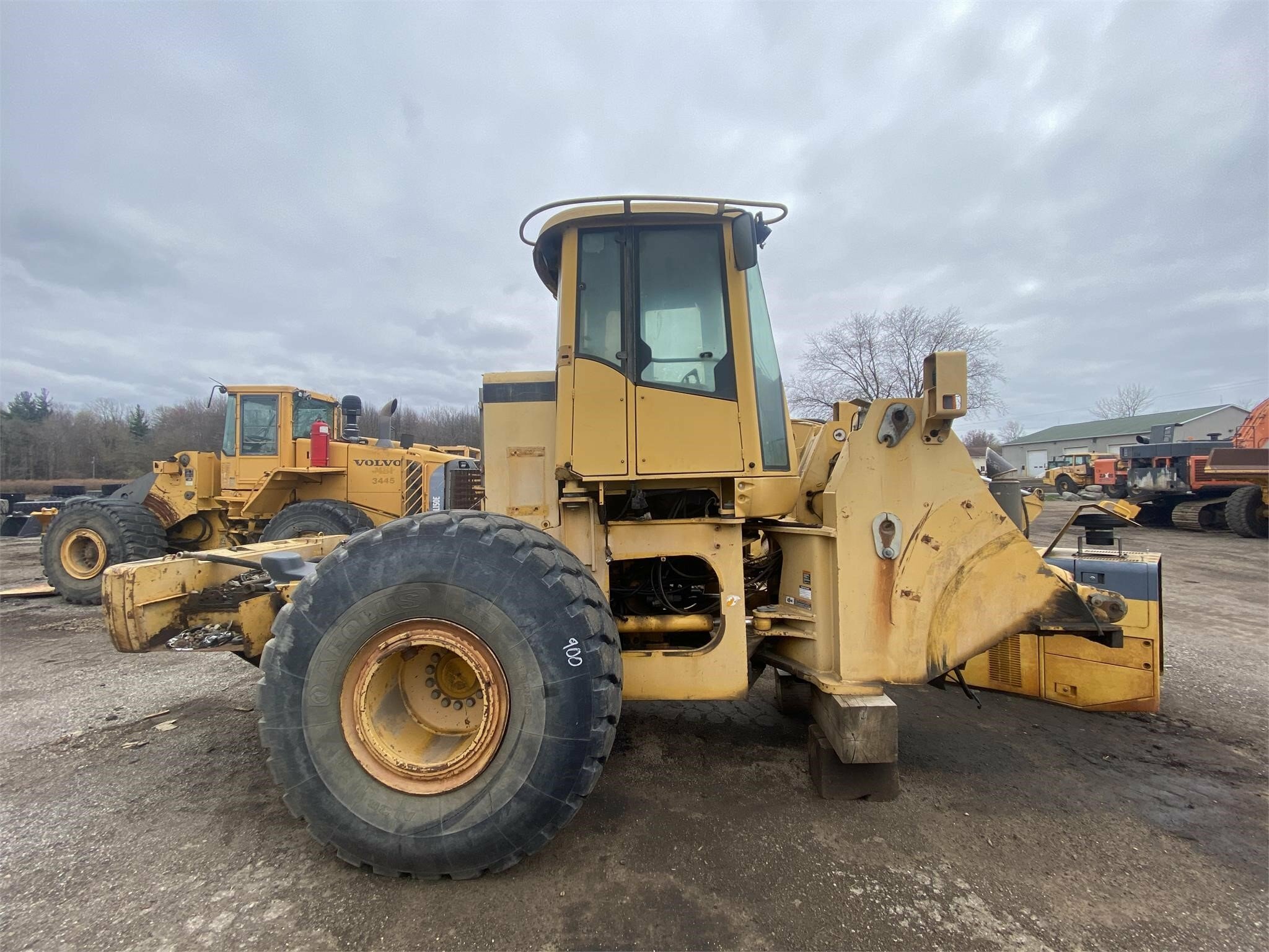 2001 Deere 744H Wheel Loader - $Call | Machinery Pete