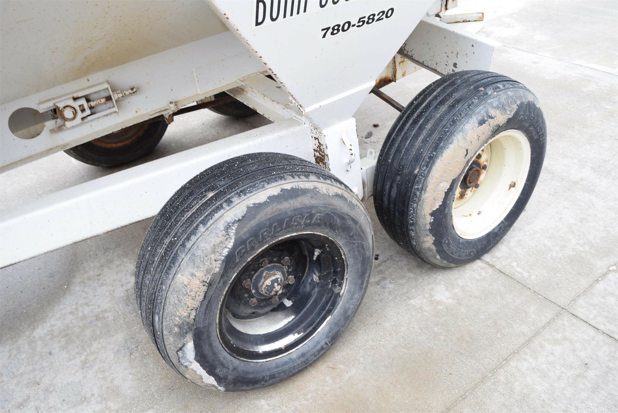  Dempster 560D Pull-Type Fertilizer Spreader