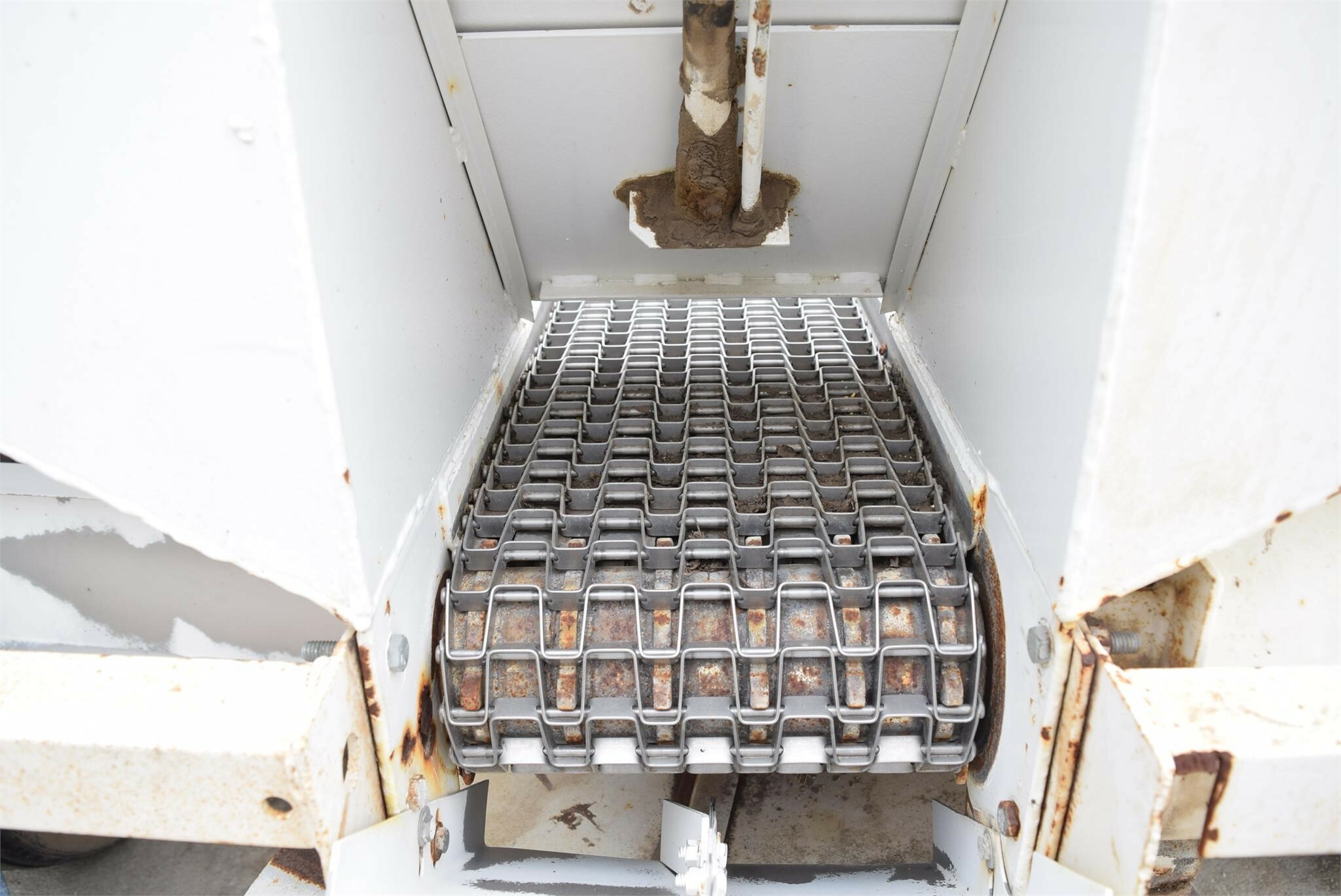  Dempster 560D Pull-Type Fertilizer Spreader