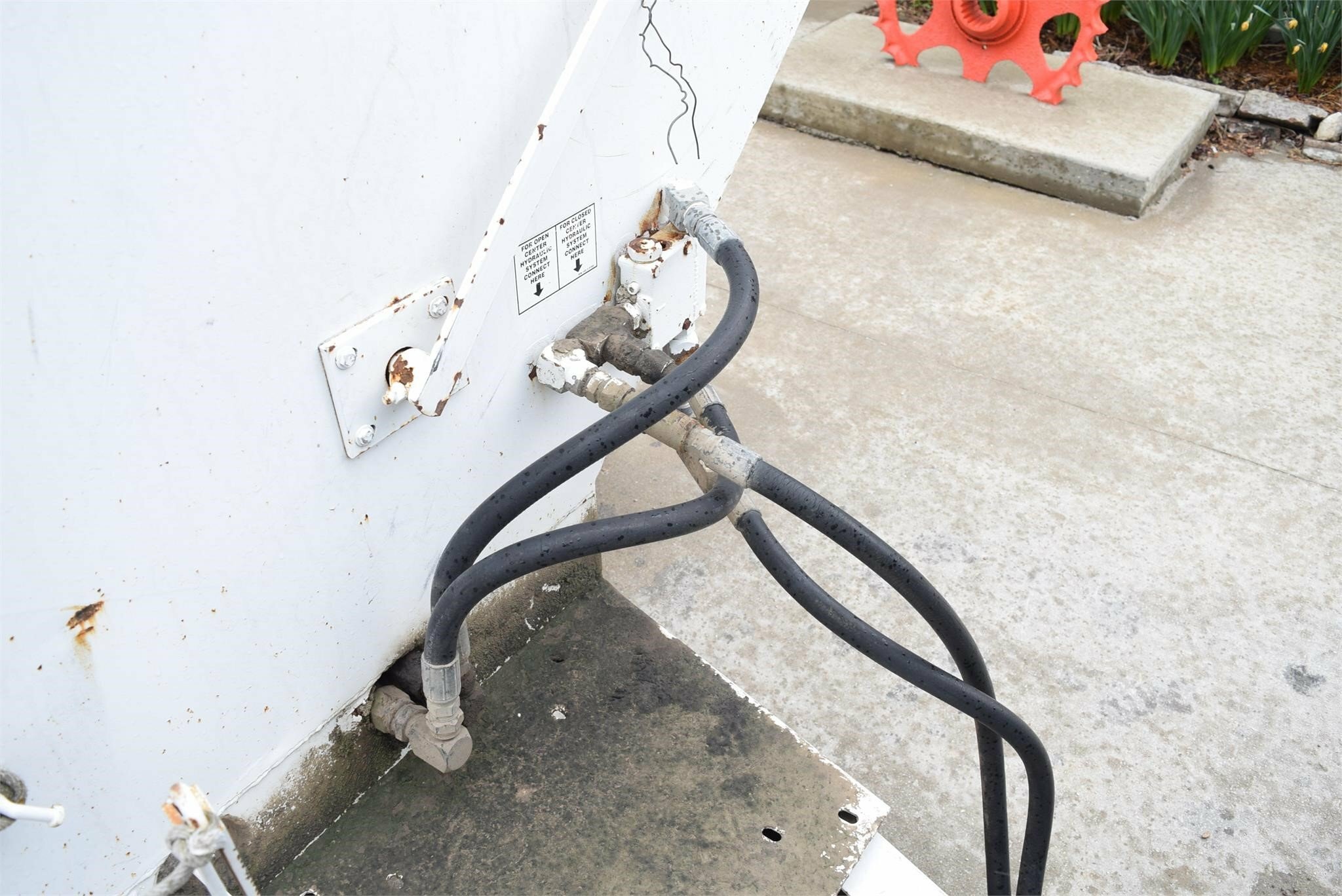  Dempster 560D Pull-Type Fertilizer Spreader