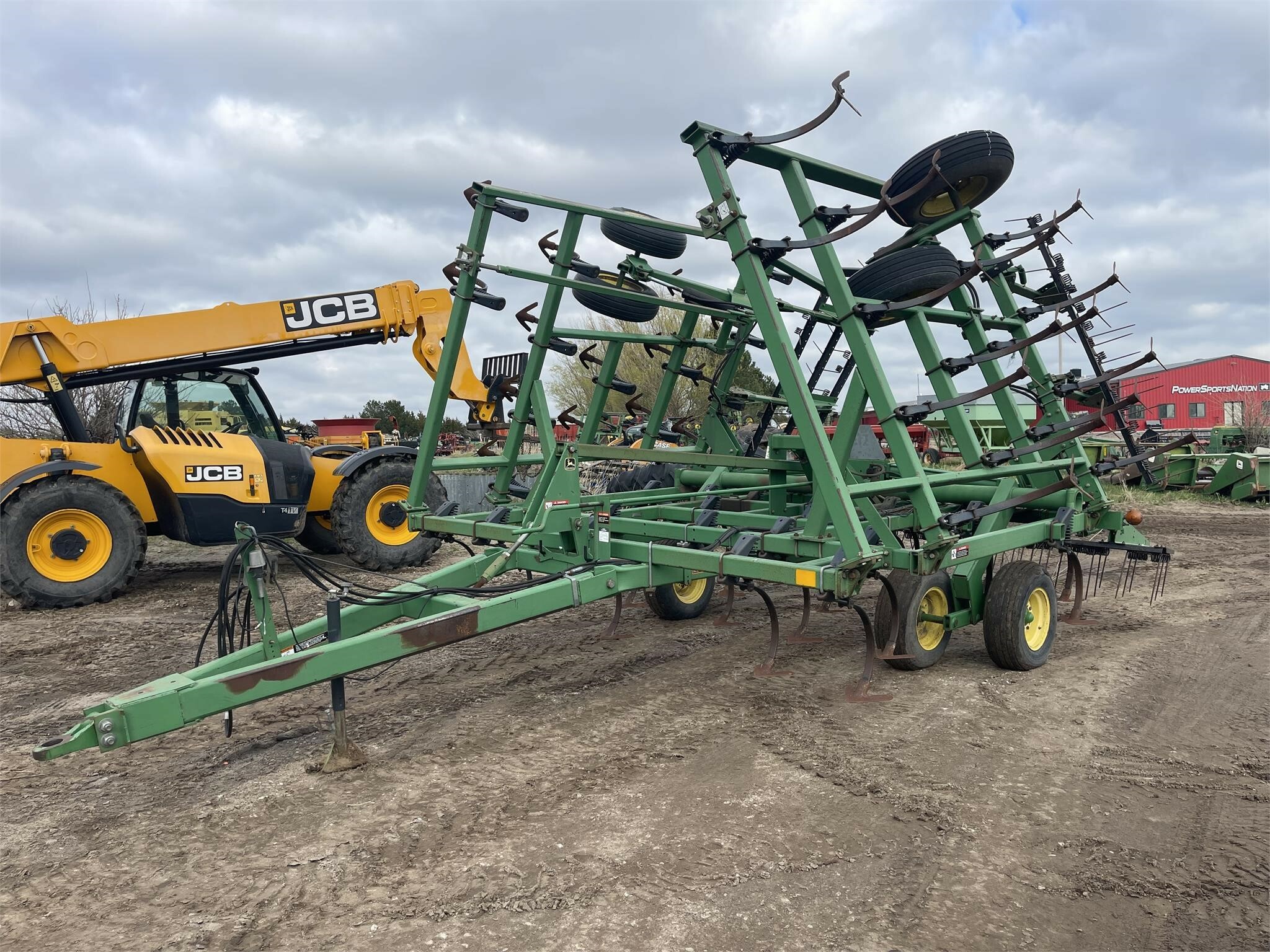  John Deere 980 Field Cultivator