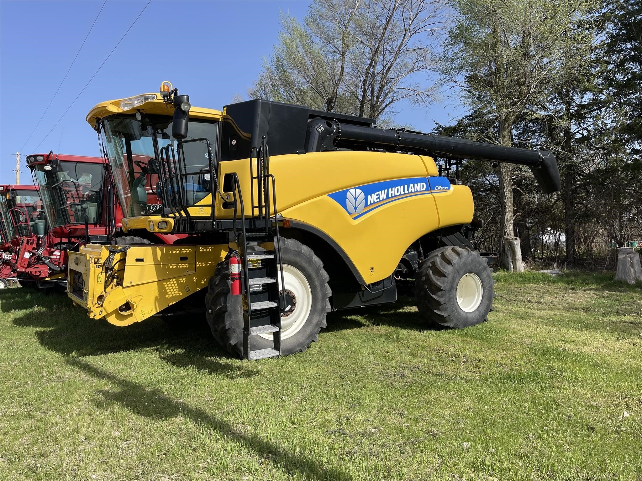 2013 New Holland CR8090 Combine