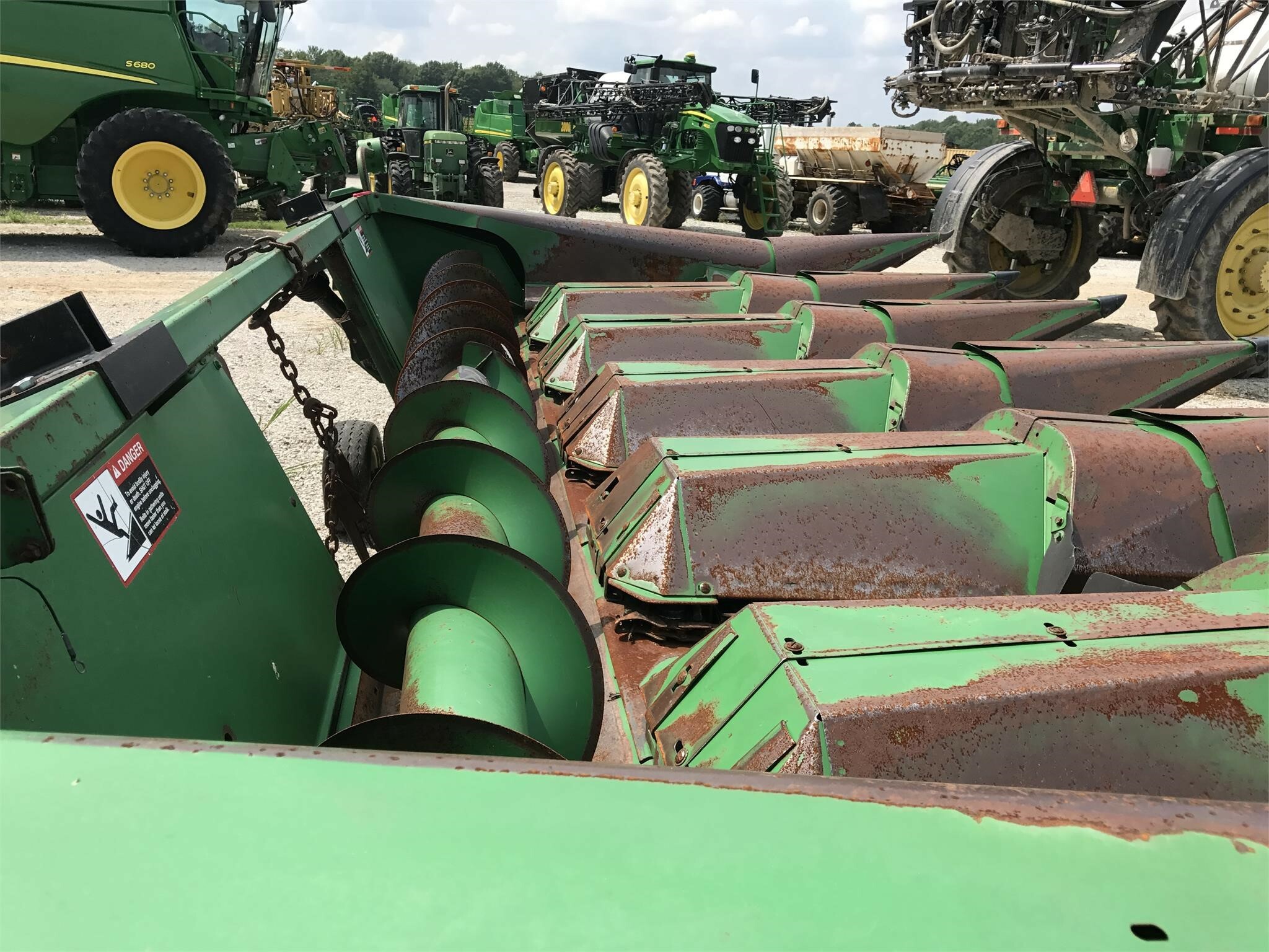 John Deere 643 Corn Head 4,500 Machinery Pete
