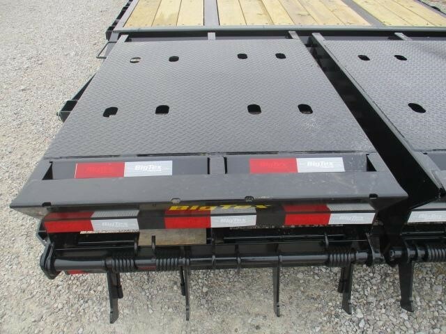 2023 Big Tex 22GN-35BK+5MR Flatbed Trucks/Trailer